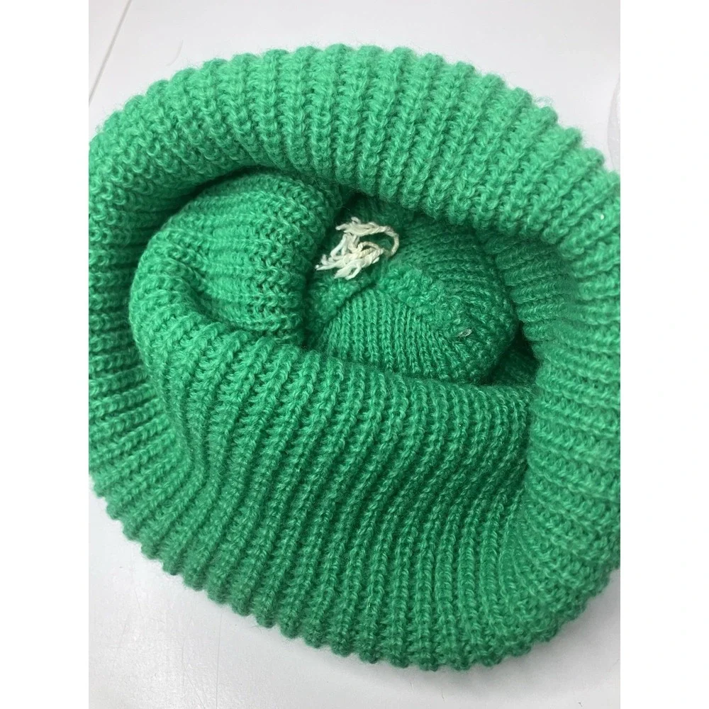 Vintage Ribbed Knit Beanie Kelly Green Winter Ski Hat Big Pom Pom Retro - Picture 8 of 8
